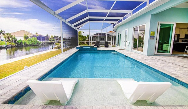 Luxury Waterfront 4BR Home w/Pool & Hot Tub