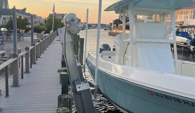 Luxury Waterfront 6 Bed 4 bath w Heated Pool, BOOK PEAK JUNE WEEKS FOR 2026 NOW!