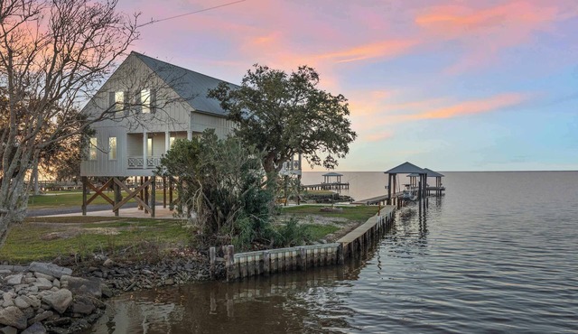 Luxury Waterfront Camp + Hot Tub + Private Dock