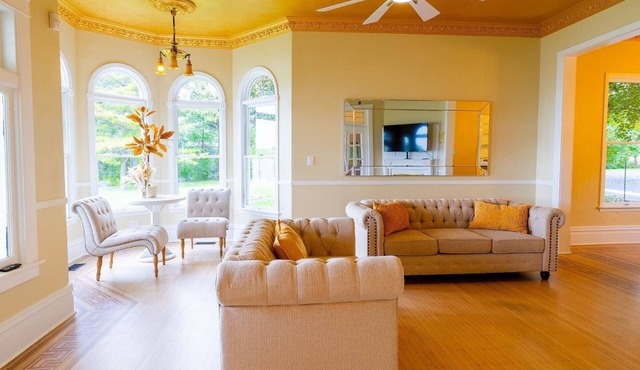 ⭐️ Luxury Waterfront Chateau 11+ Beds