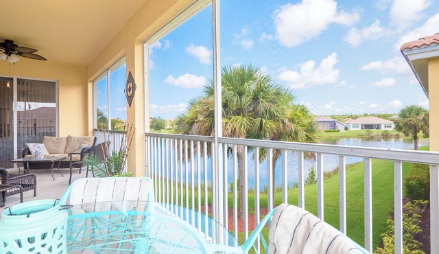 Luxury Waterfront Condo Close to Fort Myers Beach and Golf Courses!