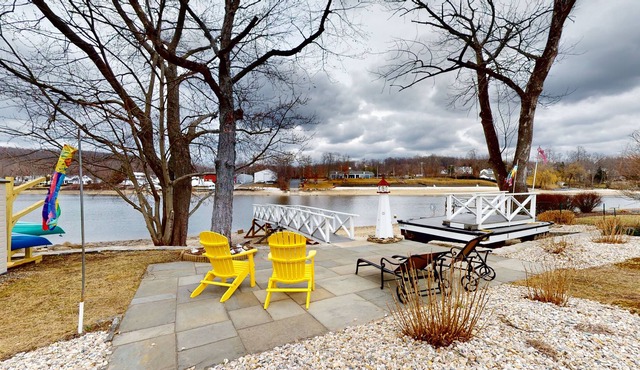 Luxury waterfront home on picturesque Candlewood Lake, Brookfield, CT