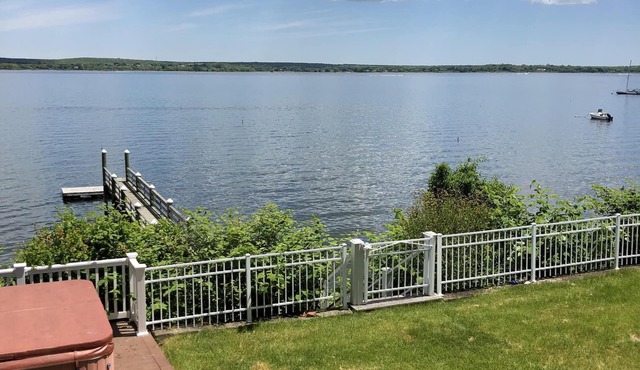 Luxury Waterfront Home With Private Dock & Hot Tub