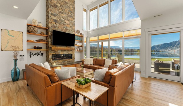 Luxury Waterfront Home with Views, SUP, Firepit and Shared Dock!