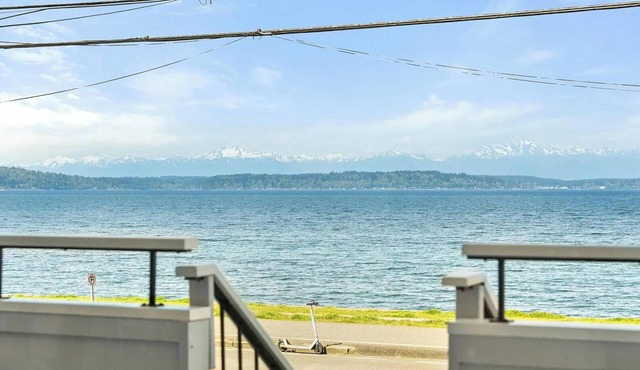 Luxury Waterfront Living with Sweeping Bay & Mountain Views