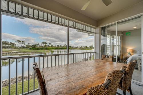 Luxury Waterfront Living! Naples Resort Condo