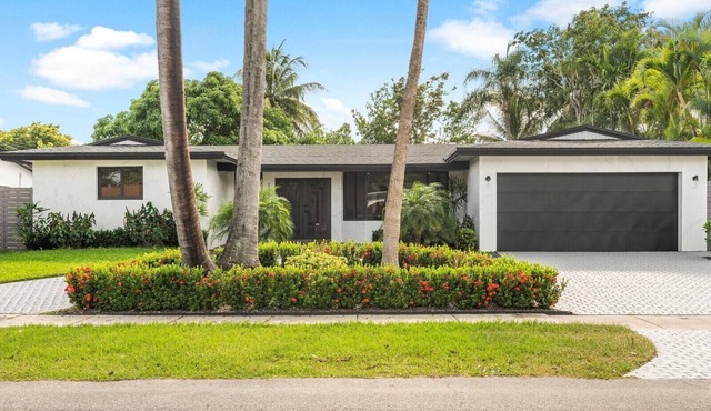 Luxury Waterfront Miami Retreat Near Aventura