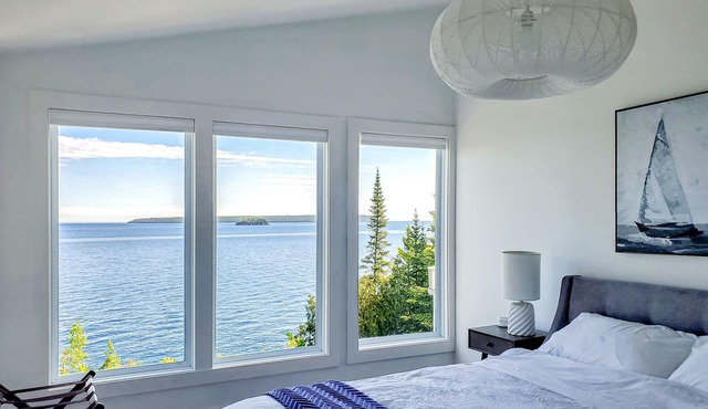 Luxury Waterfront Retreat in Tobermory