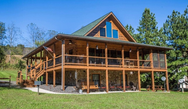 Luxury Waterfront/Sauna on New River! 2BS6