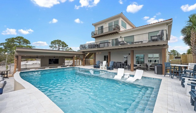 Luxury Waterfront Villa w/Pool, Hot Tub, Dock & Game Room - Sleeps 28