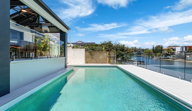 Luxury Waterside Oasis