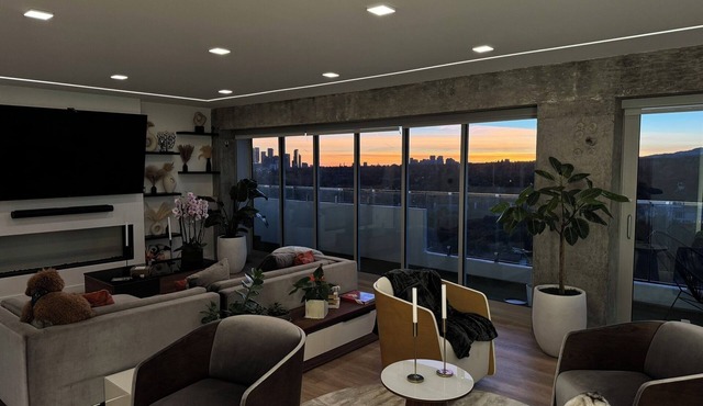 Luxury WeHo Condo w/Epic Views, Rooftop Pool & Valet