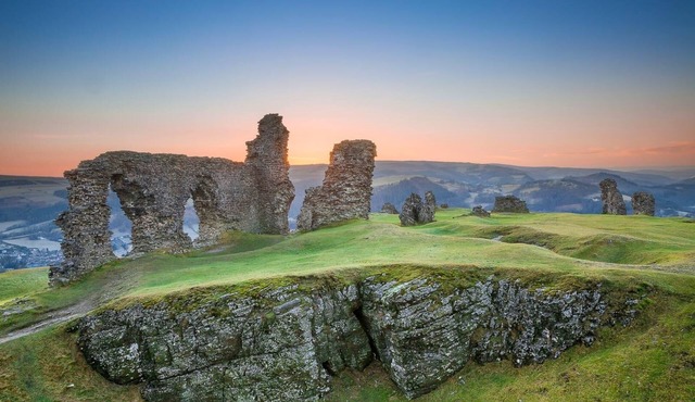 Luxury Welsh cottage, great location, parking