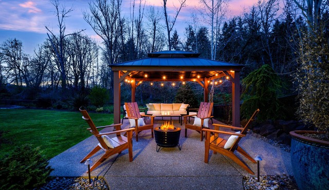 Luxury Wine Country Home- Jacuzzi · Fire Pit · Gazebo · McMinnville & Carlton