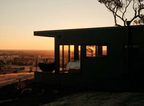 Luxury Winery Stay with Sweeping Hilltop Views