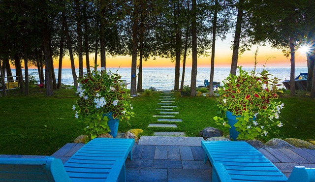 Luxury Winter Waterfront Retreat For Family & Friends