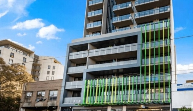 Luxury With Convenience On Your Doorstep!