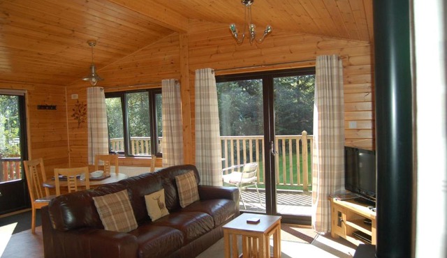 Luxury woodland Alder Lodge