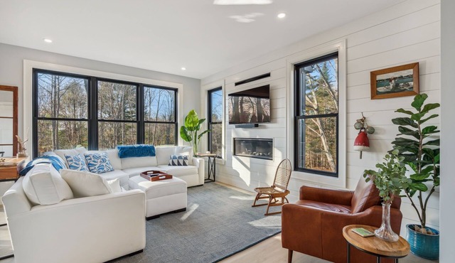 Luxury Woodland Retreat Near the Ocean Custom Built on 2.4 Acres Cape Elizabeth