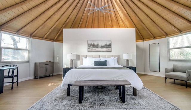 Luxury Yurt in Fredericksburg - Malbec at Haven