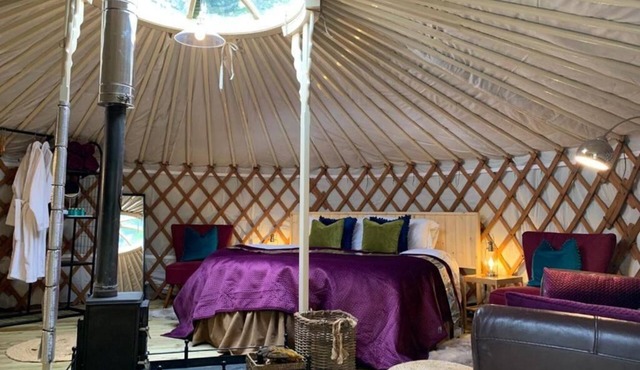 Luxury Yurt with Hot-Tub, Peak District, Derbyshire