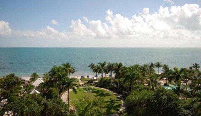 Luxury1 bdr oceanfront residential suite in the renovated Ritz Key BIscayne.