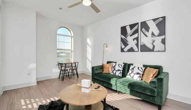 Luxury1 bed 1 bath | Fitness center | Pool | Lakefront views | Premium amenities