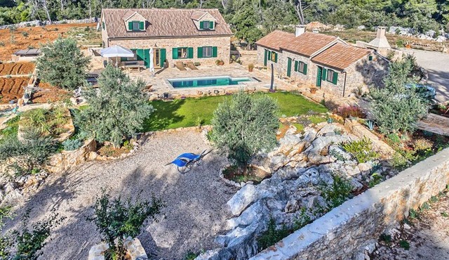 LuxuryVillaHarpocratesnOdmor za dušu i tijelonU blizini svih sadržaja