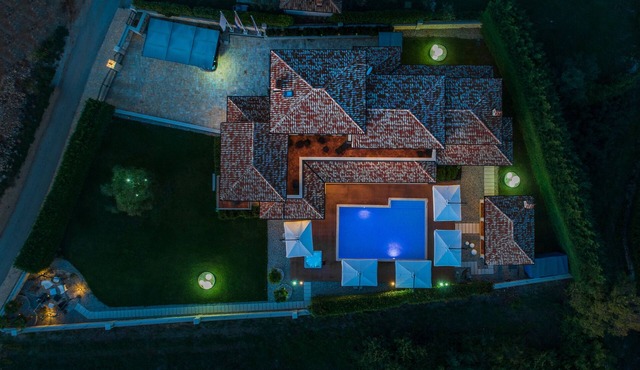 Luxuzna Villa Carolus s grijanim bazenom