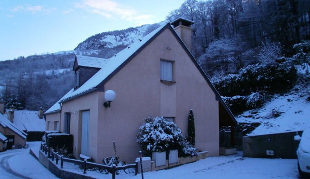 Luz-Saint-Sauveur – Cozy Home with Fireplace, Terrace, Pyrenees View, Near Gavarnie