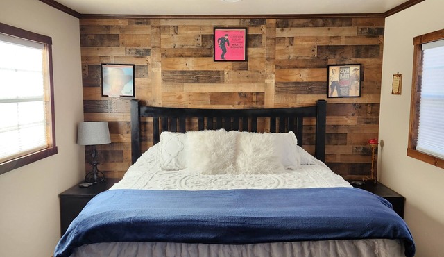 LV Bar Ranch Cabin#1 nMarty Robbins Theme