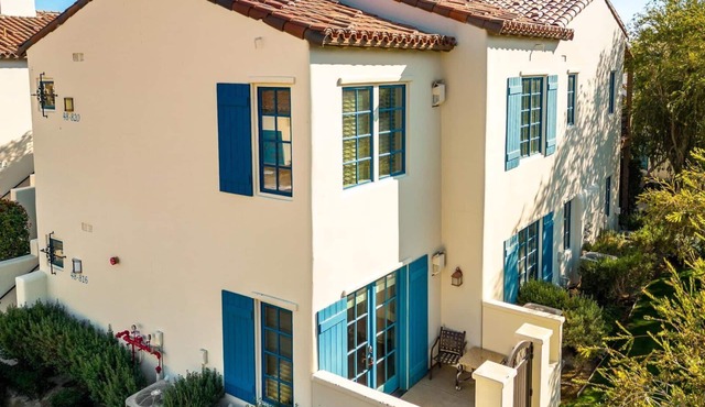 LV203 Downstairs 2 Bedroom Villa a Short Walk to the Main Pools & Fitness Center