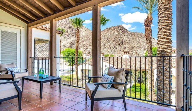 LV204 Upstairs 2 Bedroom 2 Bath Villa Close to the Pool with a Private Balcony