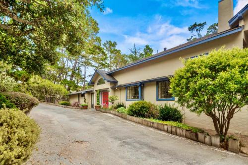 LX55: Golfer's Delight Pebble Beach