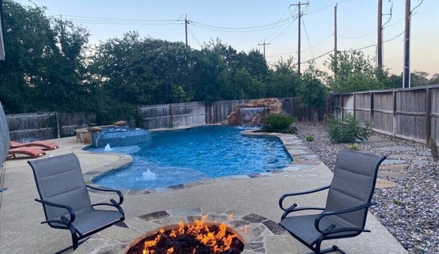 Lxry 5 BR Huge Heated Pool/Spa/Fire Pit/Game Room near Seaworld/Six Flags (Al.)
