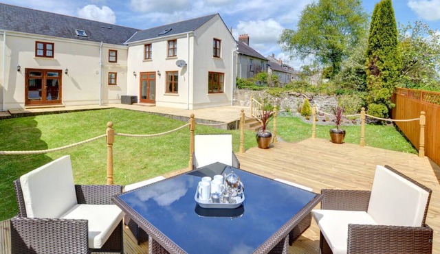 Lych Gate Cottage in Carmarthen