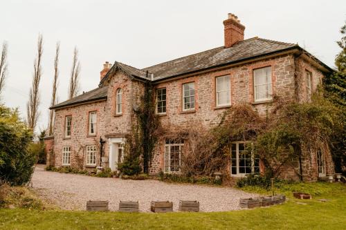 Lyde Court Country House