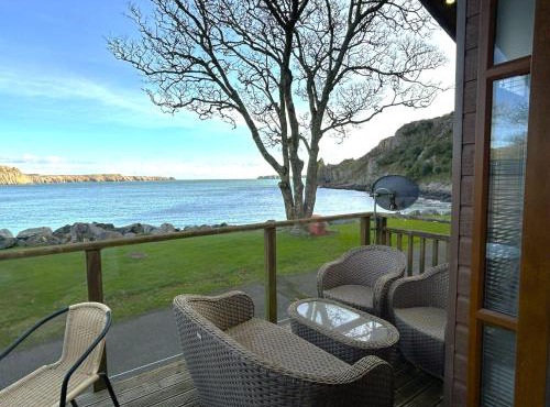 Lydstep Beach Village - 24 The Cove