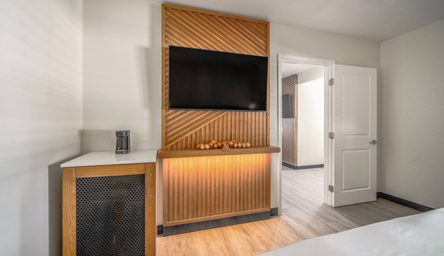 LYFE INN & SUITES by AGA- North Hollywood Universal Studios