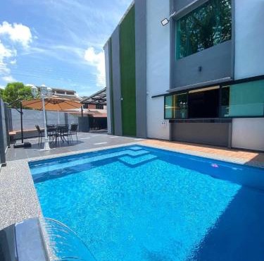 LYL Jaccuzi Private Pool House - 16PAX