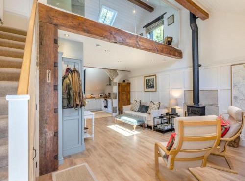 Lyme Tree Farm Cottages - Hotching Barn and Knockstone Cottage