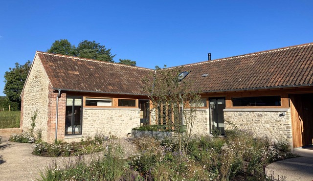 Lynchets - a semi-detached converted barn that sleeps 4 guests in 2 bedrooms