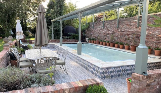 Lyndhurst - Victorian villa with heated pool