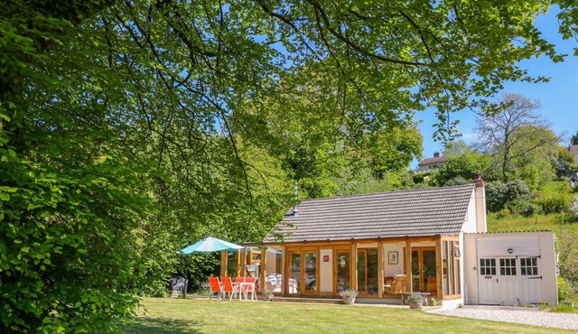 LYNHAYS, family friendly, with open fire in Launceston