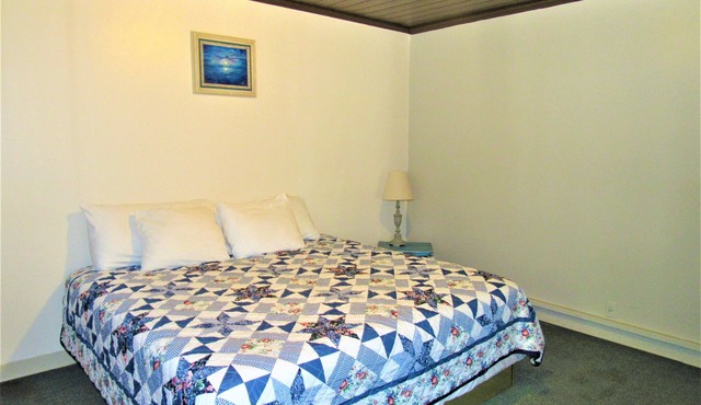 Lynnhurst Resort Motel #10 w/Kitchen - Dog Friendly!