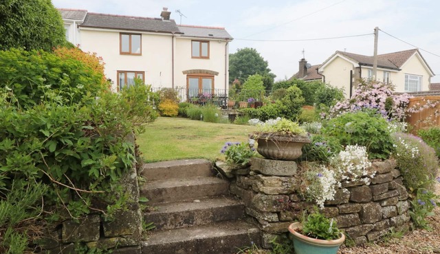 LYNTON HOUSE, family friendly, with a garden in Drybrook