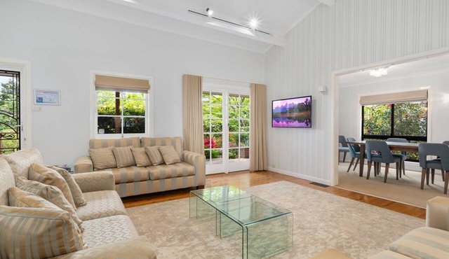 Lynwood Gardens | Close to bush walks and Golf with 2 bathrooms