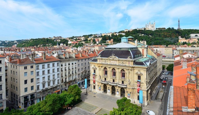 Lyon 2 Bellecour : superb 2-BDR apartment.