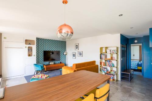 Lyon Premium - Happy 70's