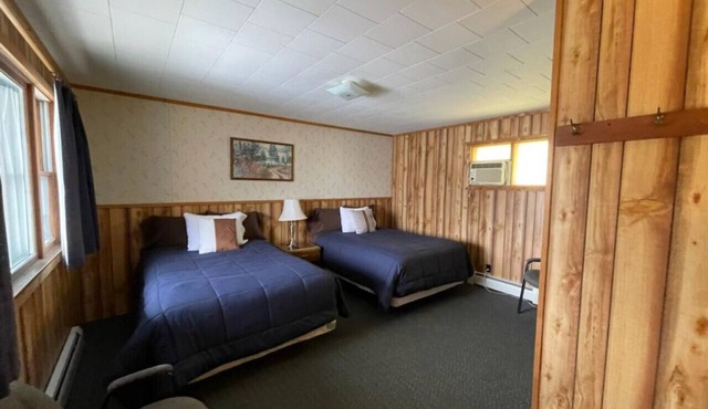 Lyons Room 1 - Sleeps 4 · Lyons in Onaway - 2 Full Beds - Room 1 - Sleeps 4